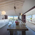 Mi Cuna Stays- The Villa