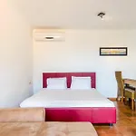 Studios & House With Beautiful Beach Front View