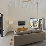 Villa Solana Met Privezwembad, Mambo Beach