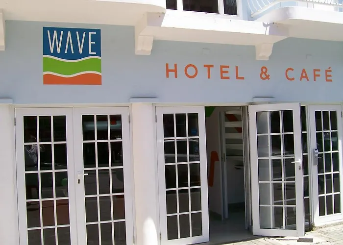 Wave Hotel & Cafe
