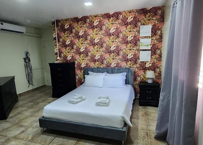 Cozy Studio Apartment Minutes From The Beach