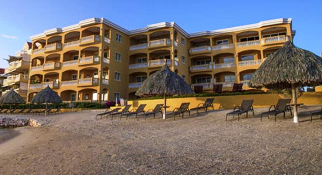 The Strand Luxury Condominiums