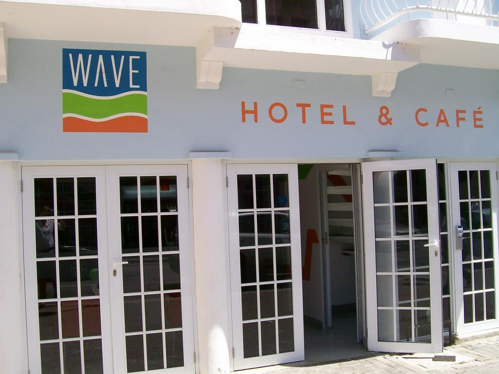Wave & Cafe Curacao