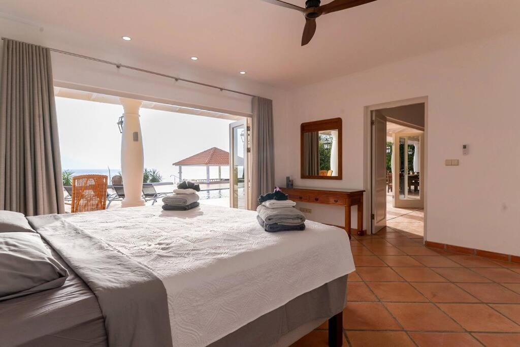 Villa Ocean Front Villadelmar-beach Access-private Pool-10 Guests- Willibrordus