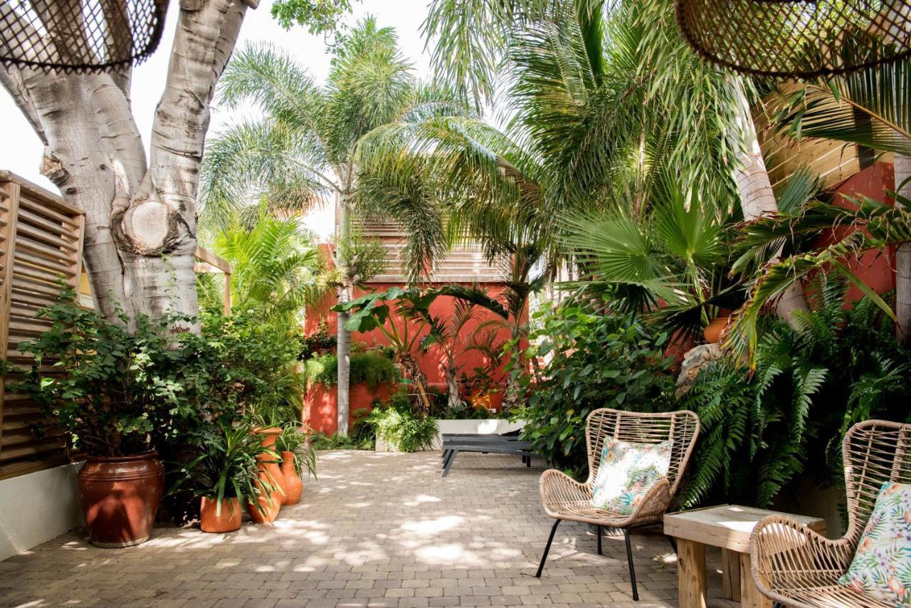 Curacao Gardens *