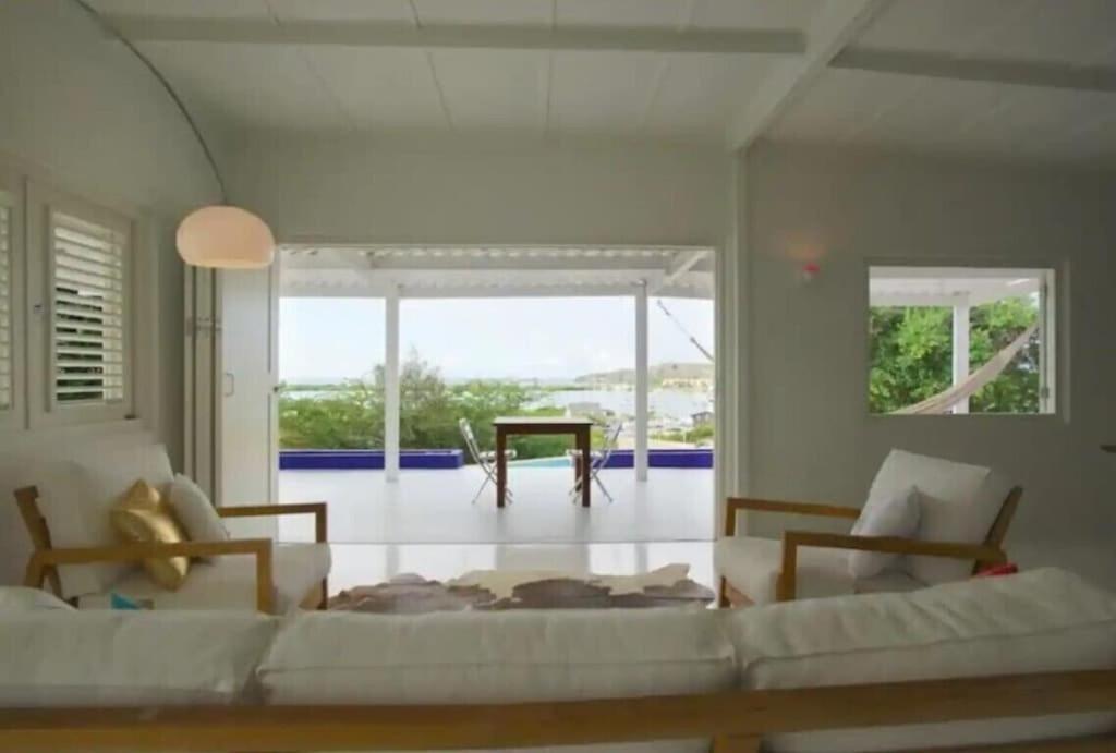 Idyllic Curacao With Stunning Views Willemstad