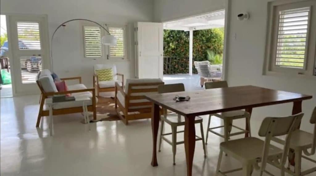Idyllic Curacao With Stunning Views