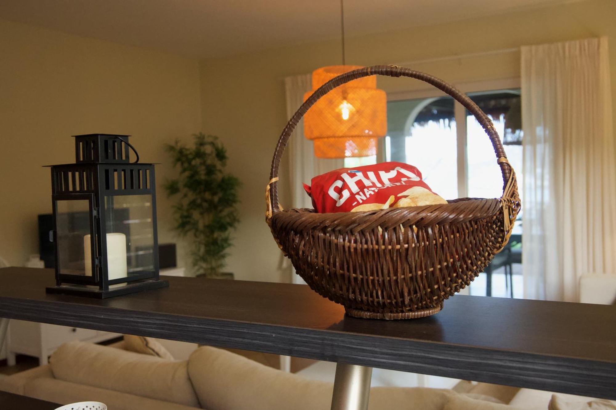 Luxury Appt For 6: Mesmerizing Spanish Water View Apartment Jan Thiel