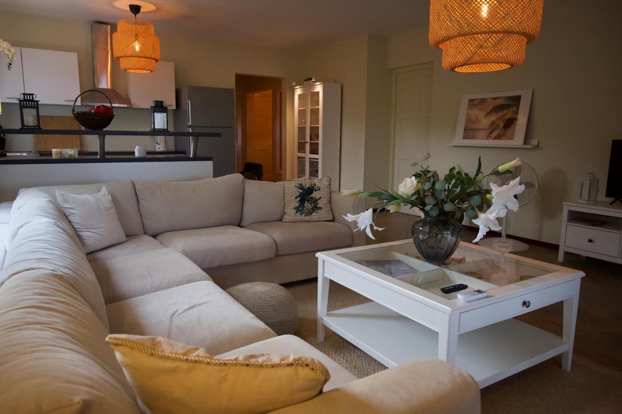 Apartment Luxury Appt For 6: Mesmerizing Spanish Water View Jan Thiel