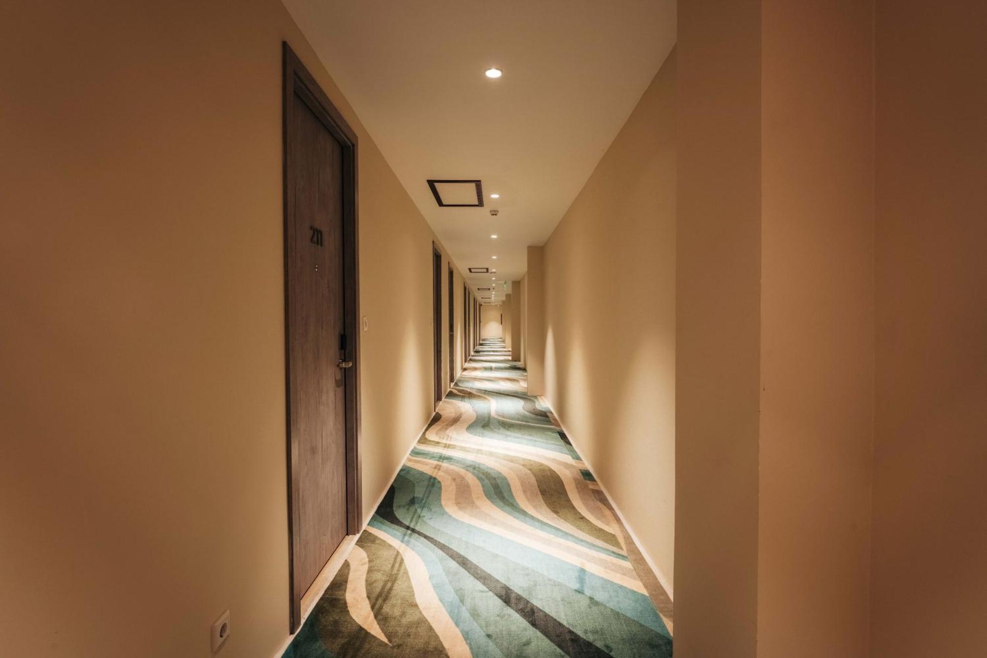 Elements & Shops Curacao 4*