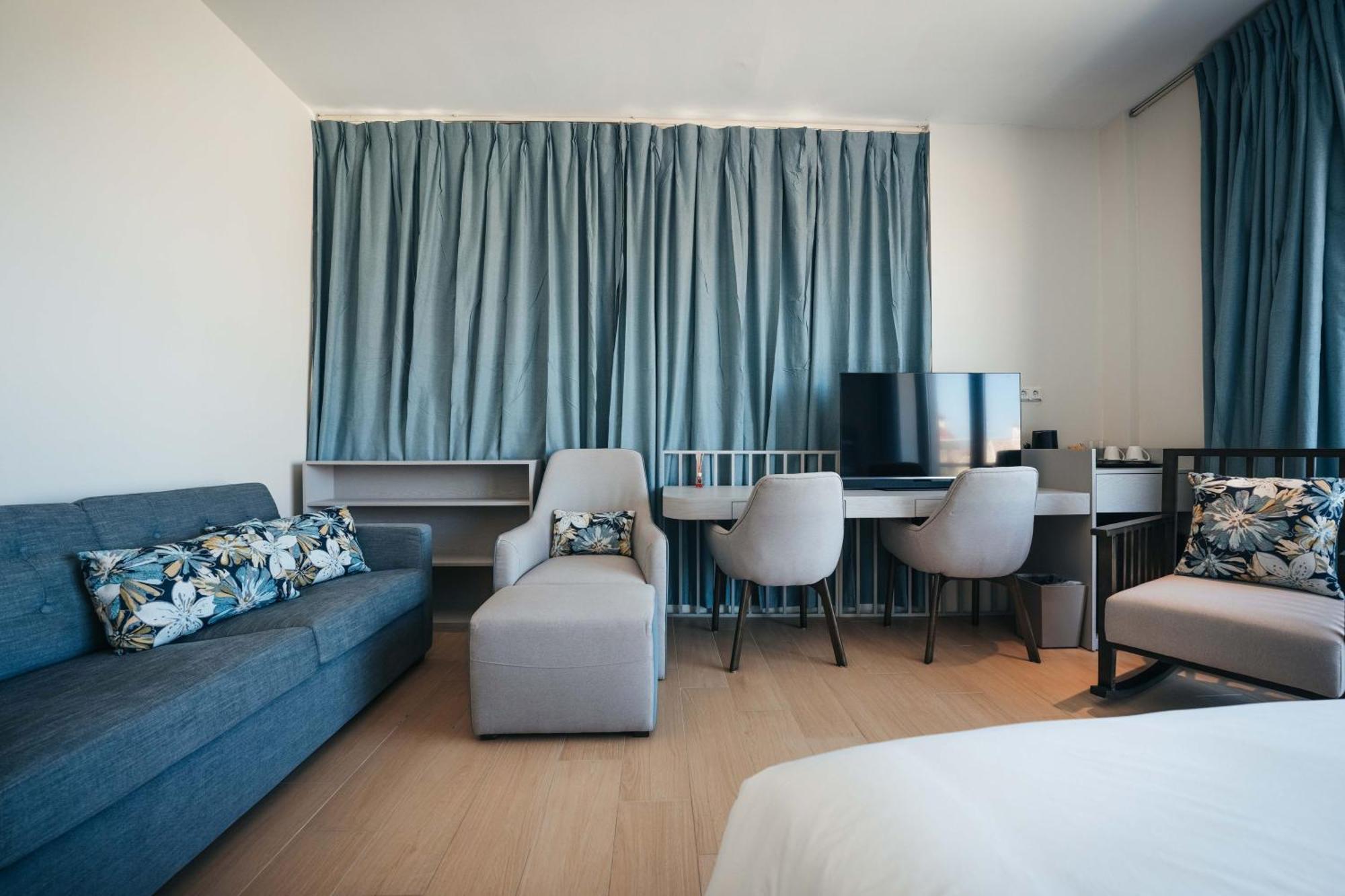Hotel Elements & Shops Curacao 4*