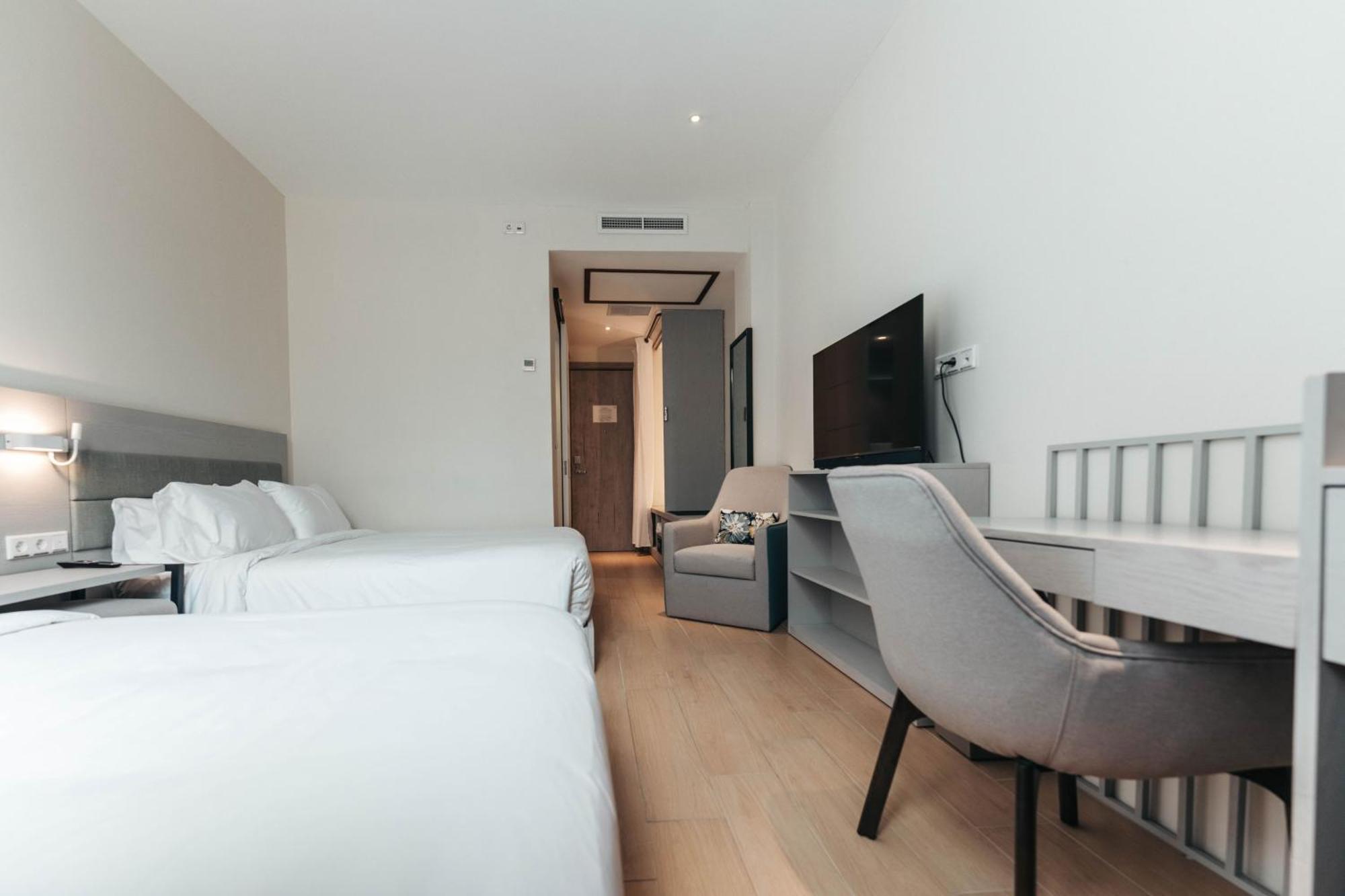 Hotel Elements & Shops Curacao 4*