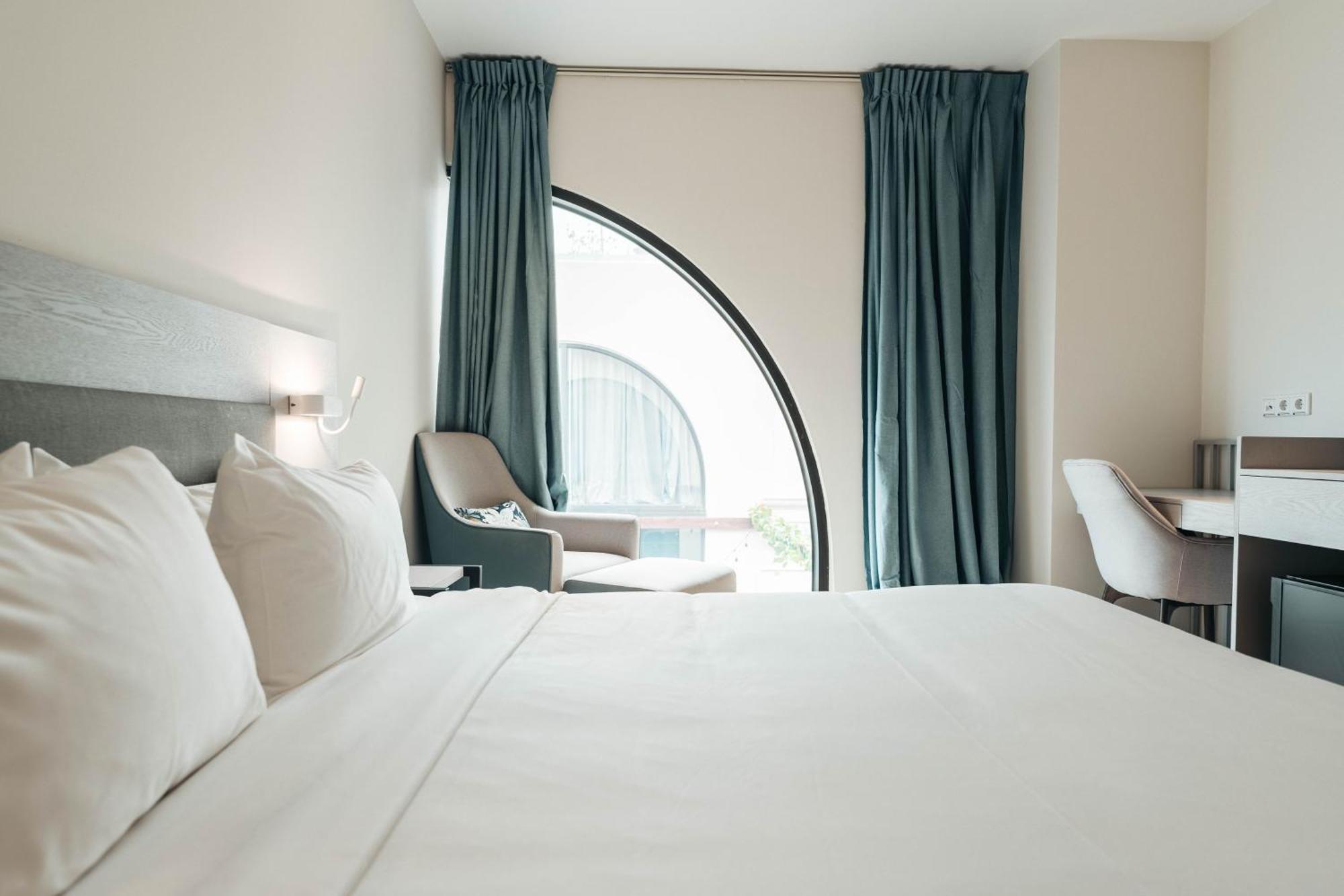 Hotel Elements & Shops Curacao 4*