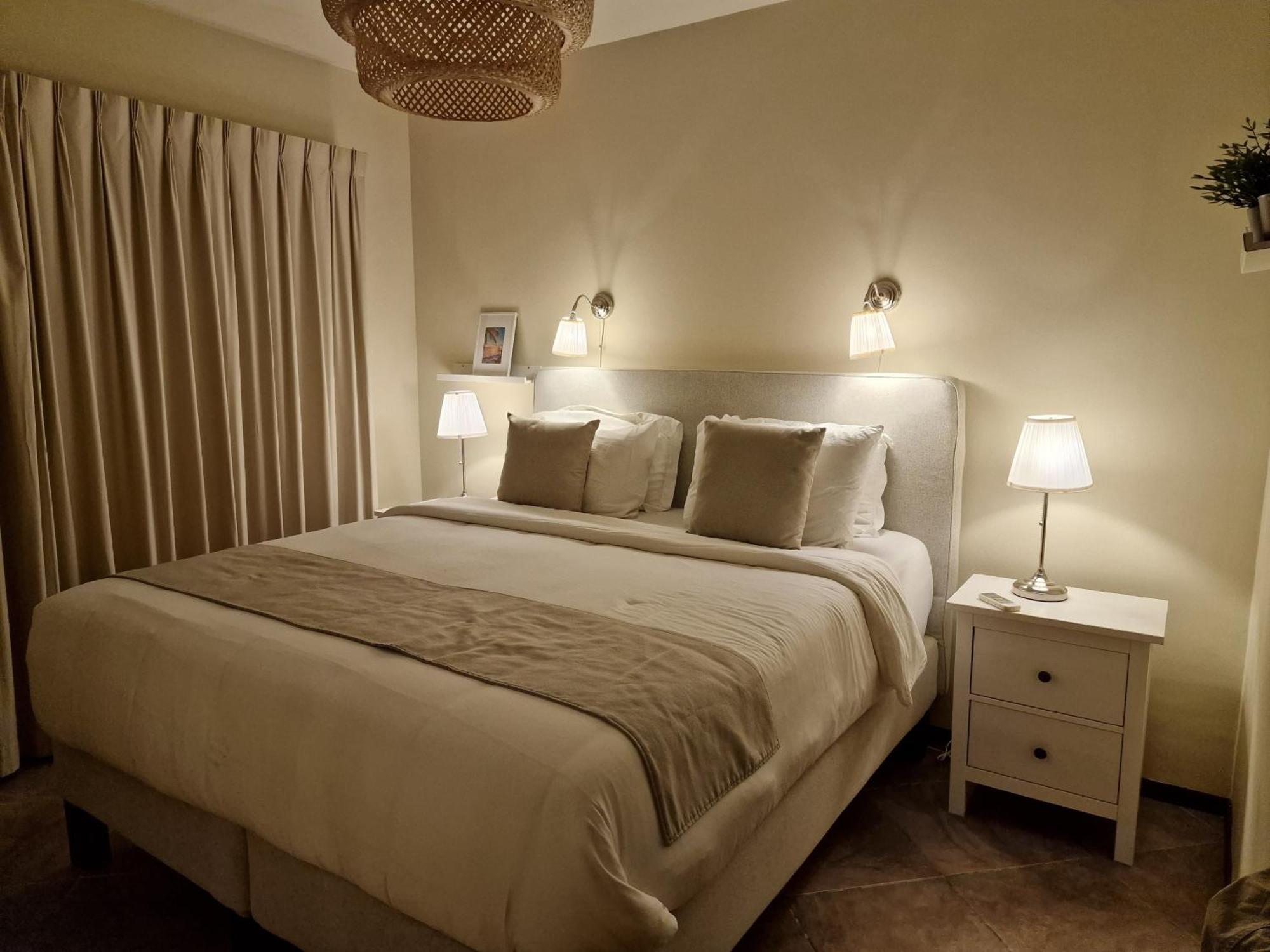 Luxury Appt For 6: Mesmerizing Spanish Water View Apartment Jan Thiel