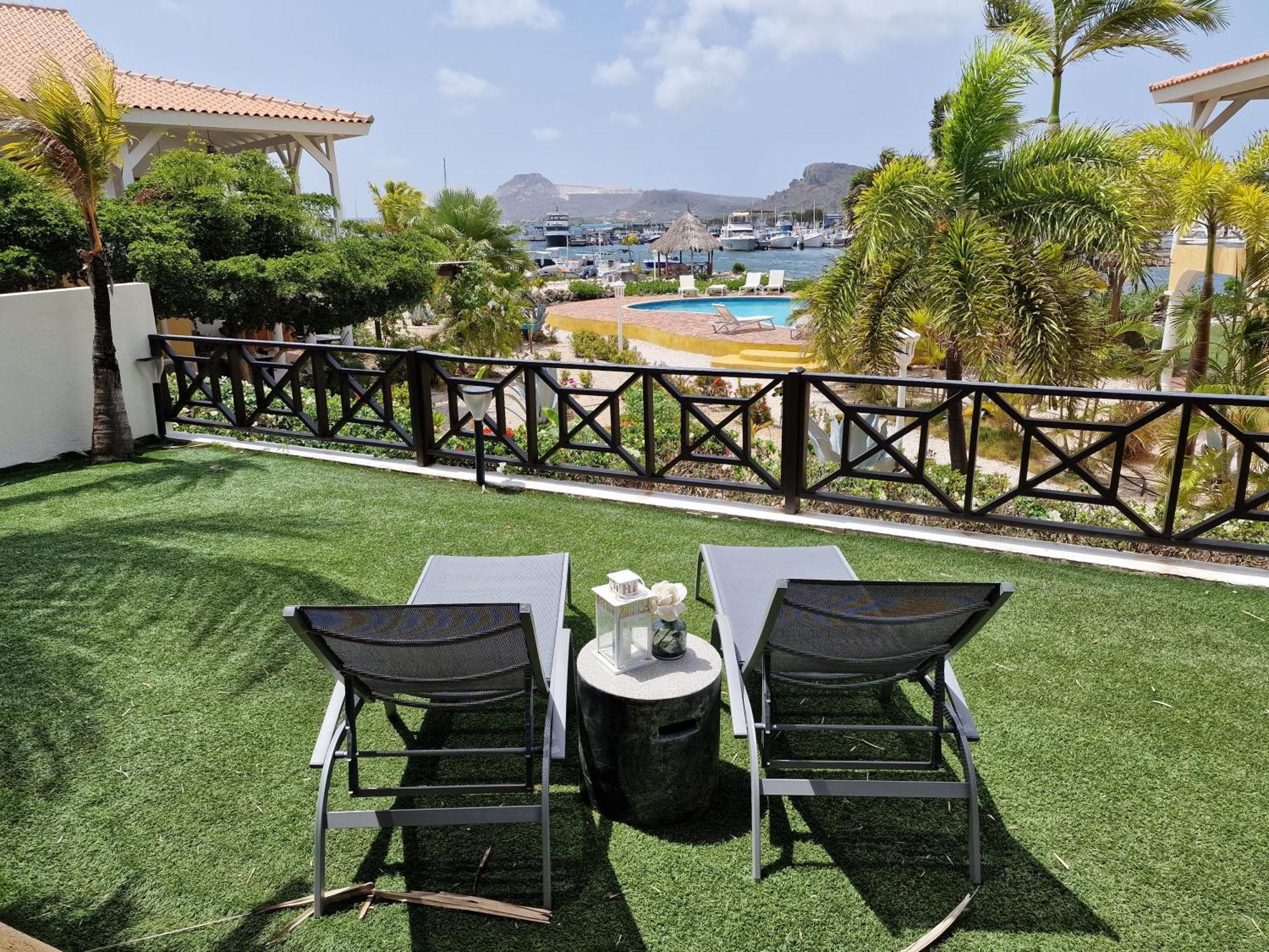 Apartment Luxury Appt For 6: Mesmerizing Spanish Water View Jan Thiel