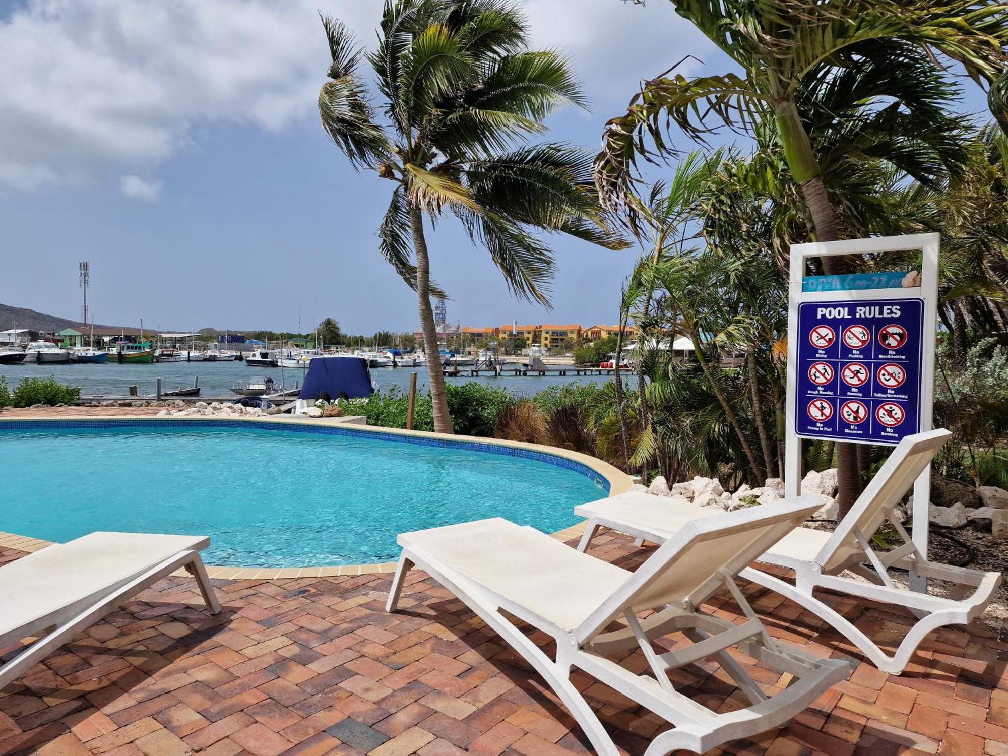 Luxury Appt For 6: Mesmerizing Spanish Water View