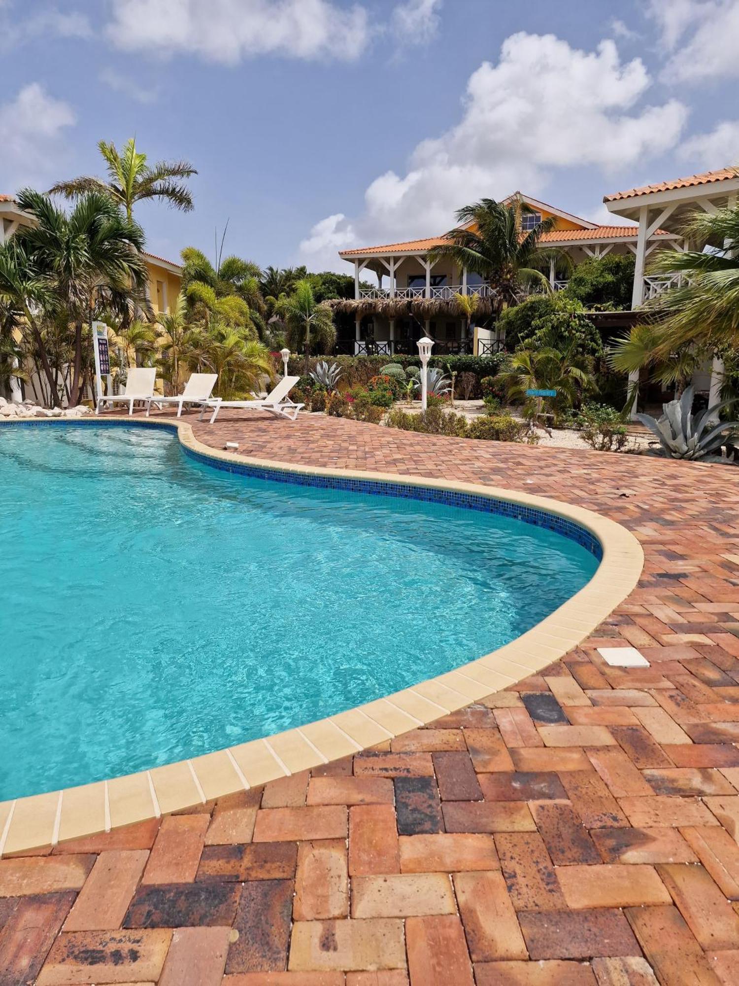 Luxury Appt For 6: Mesmerizing Spanish Water View