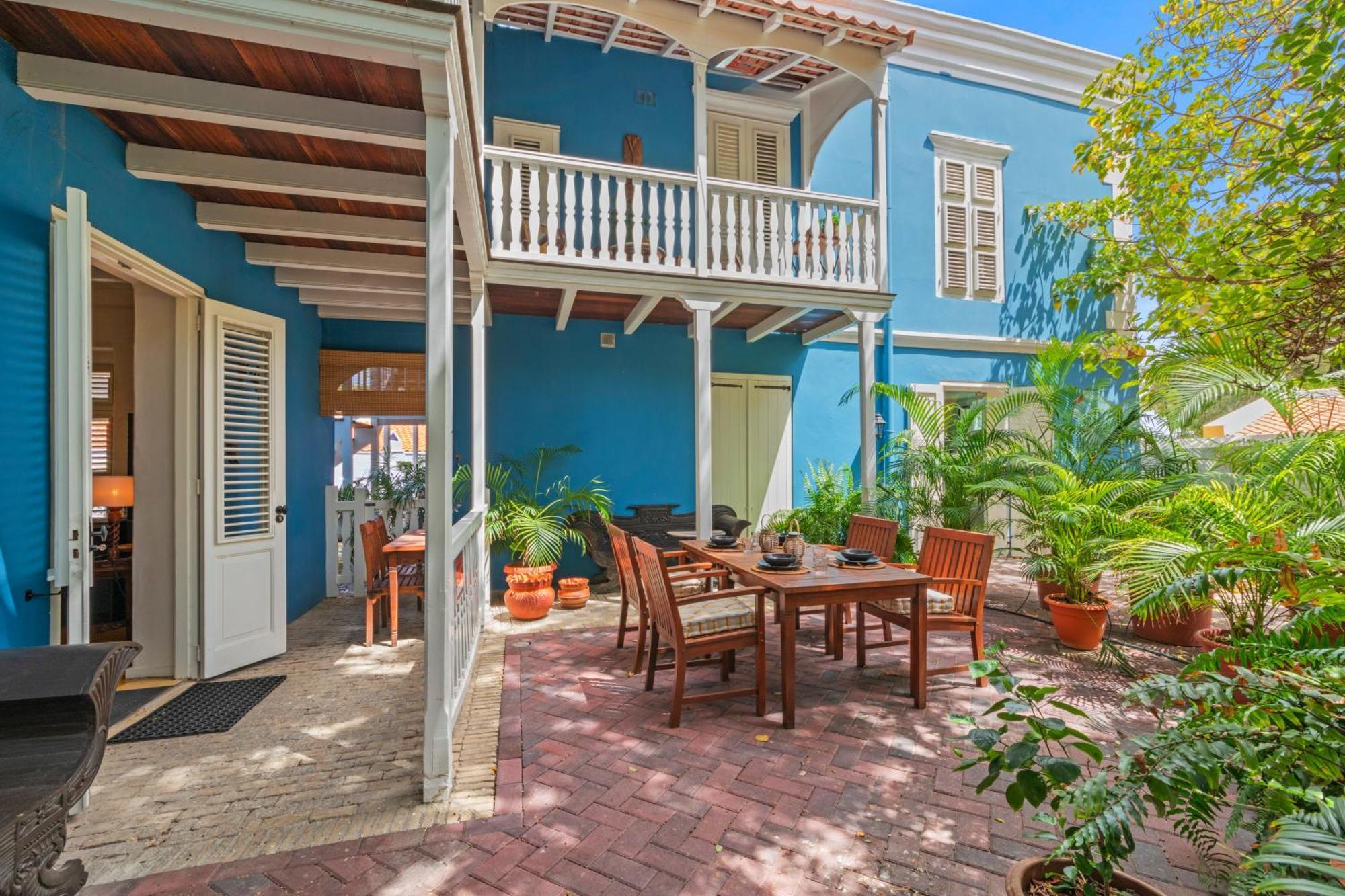 Curacao Gardens Apartment