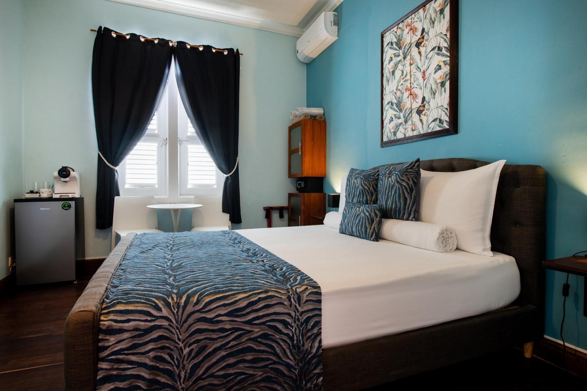 Amalie & Curiel 4* Willemstad