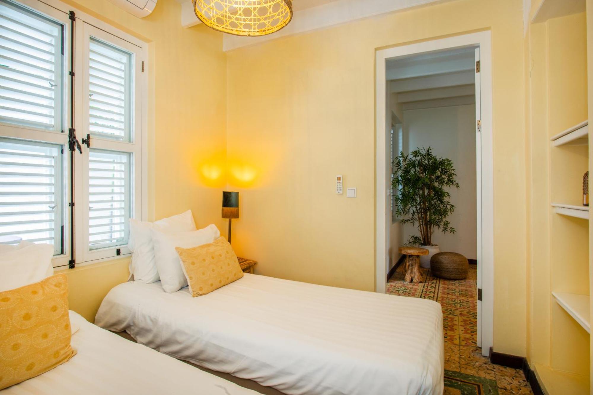 Curacao Gardens *