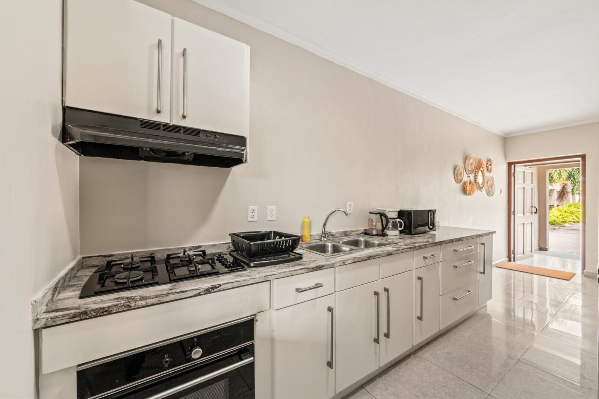 Curadise Living Apartment Willemstad