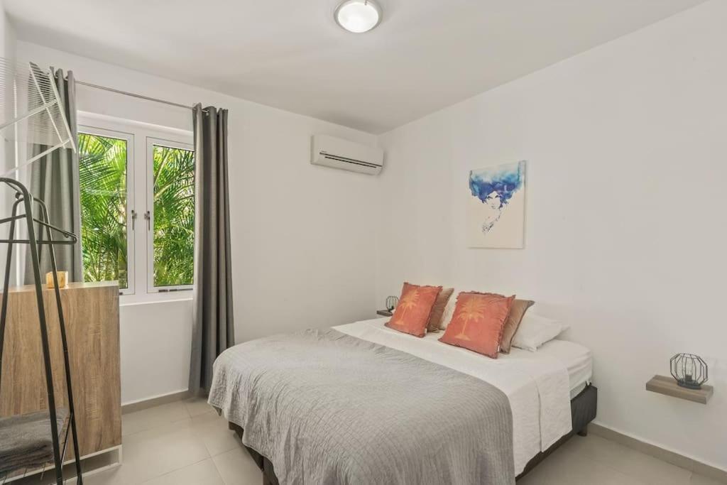 Apartment Vakantiewoning - Zwembad - Nabij Mambo Beach