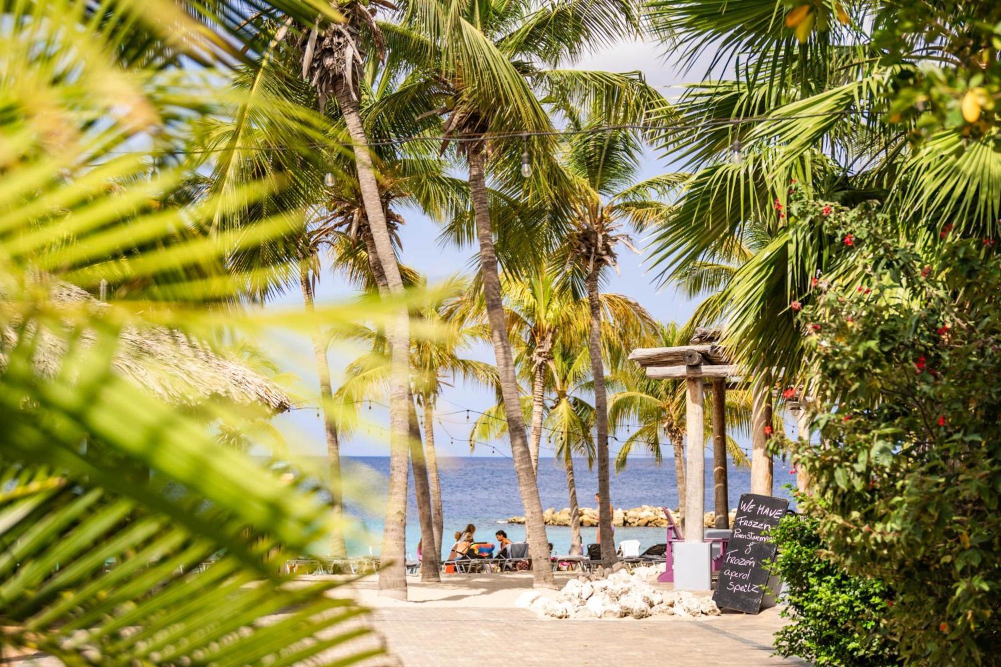 Bayside Boutique - Blue Bay Golf & Hotel Dorp Sint Michiel