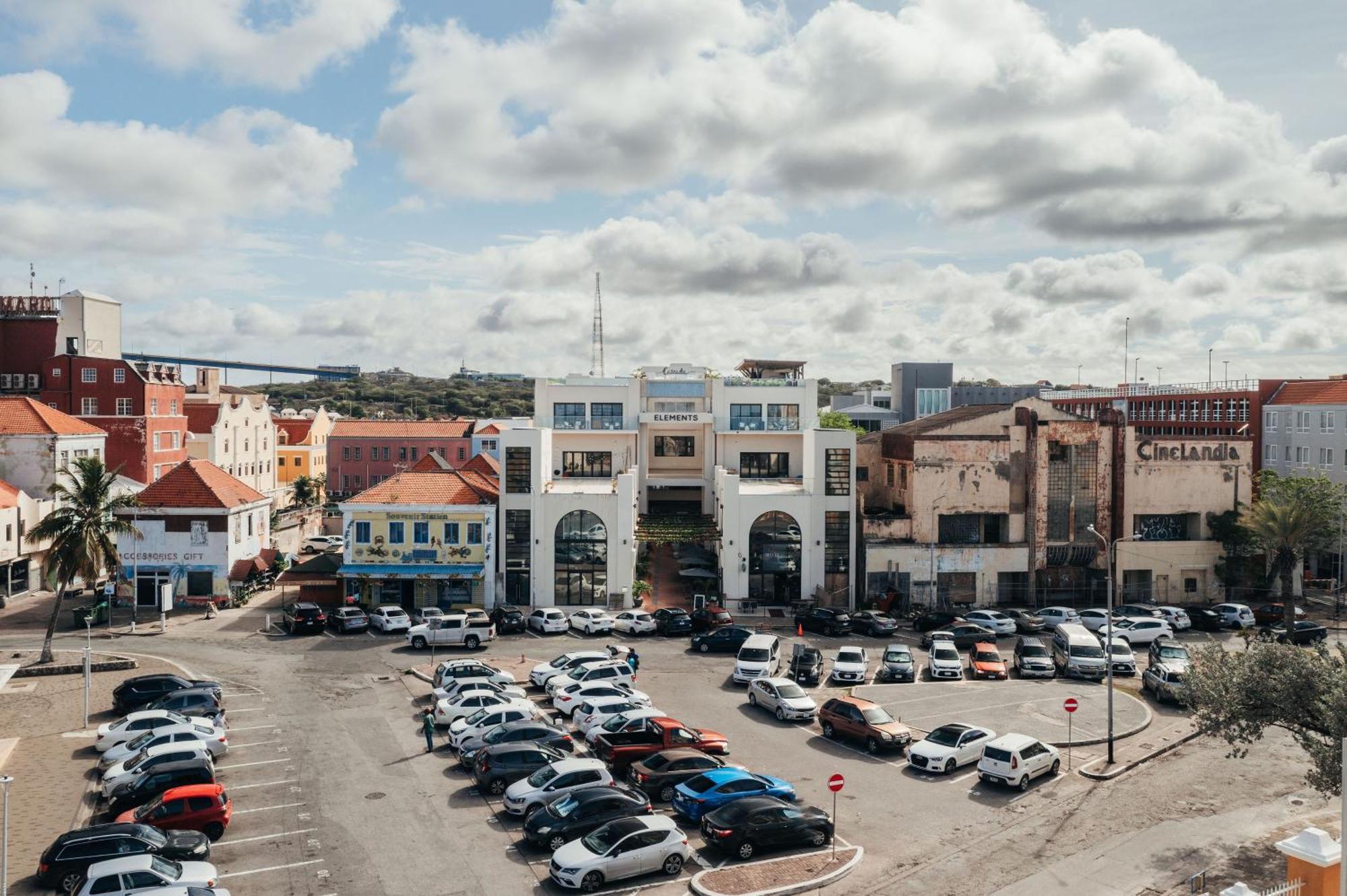 Elements & Shops Curacao