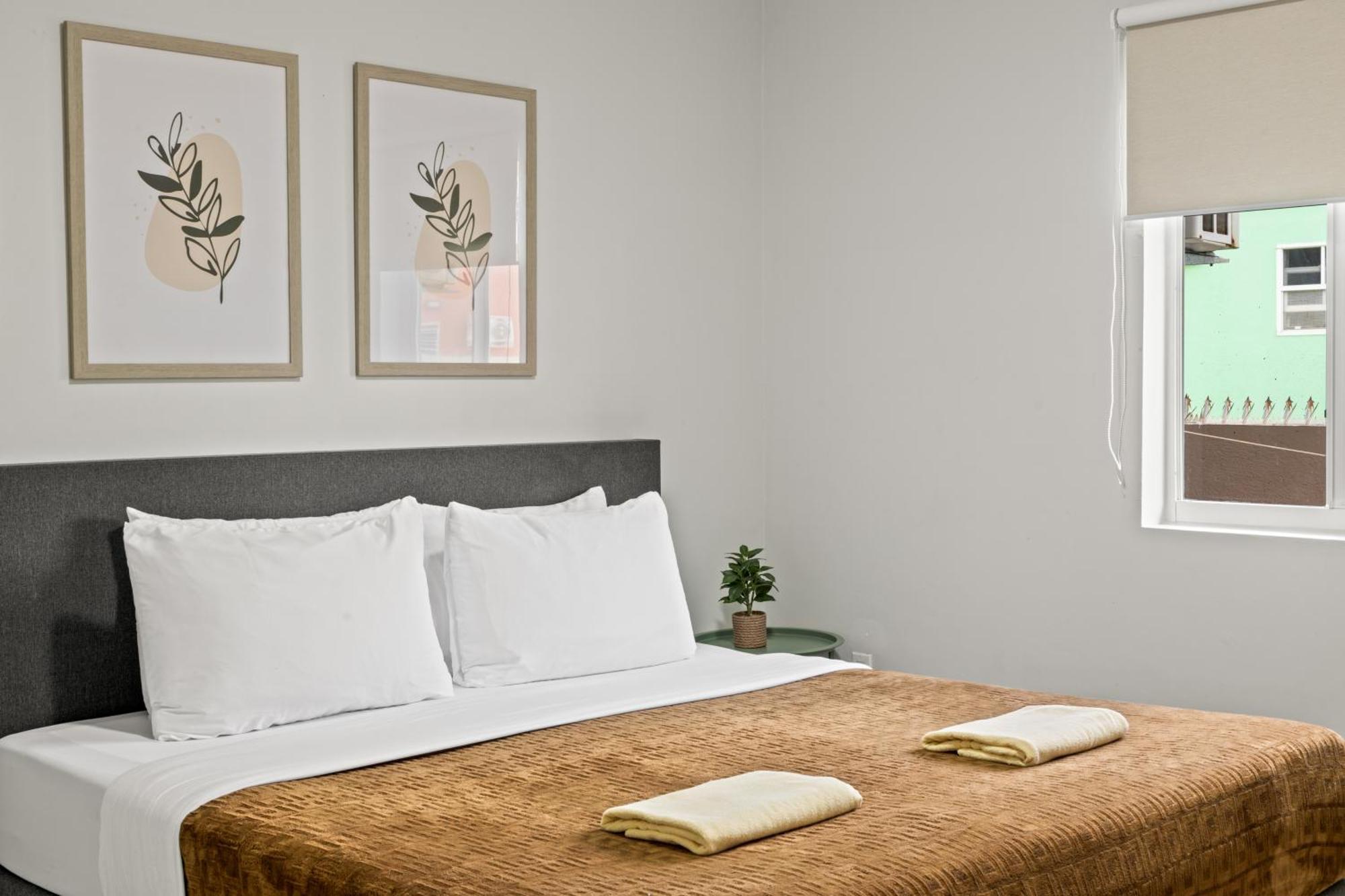 Curadise Living