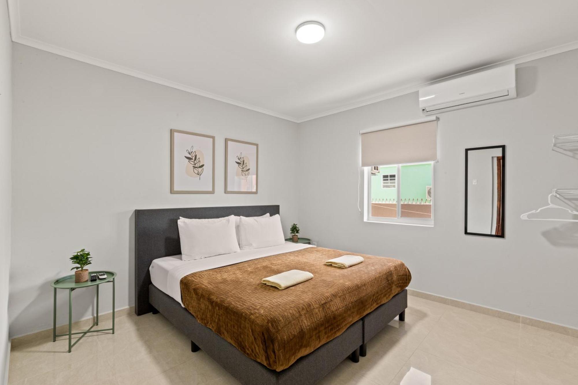 Curadise Living