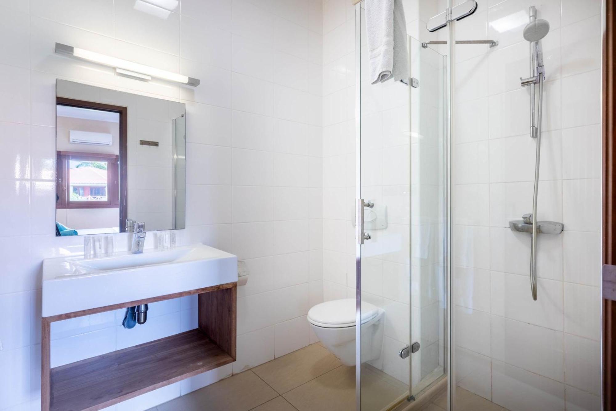 Apartment Tropical Escape With Pool And Ocean Views Willemstad