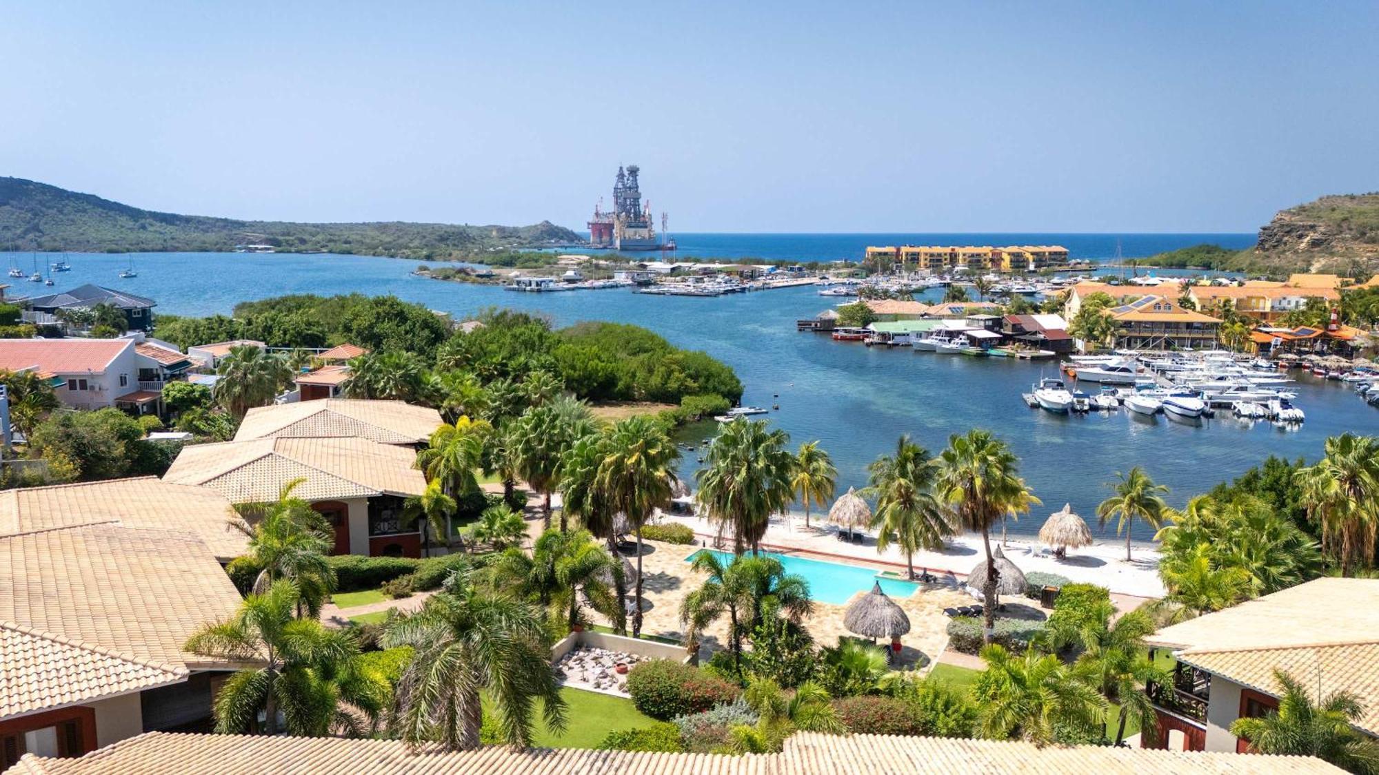 Apartment Tropical Escape With Pool And Ocean Views Willemstad