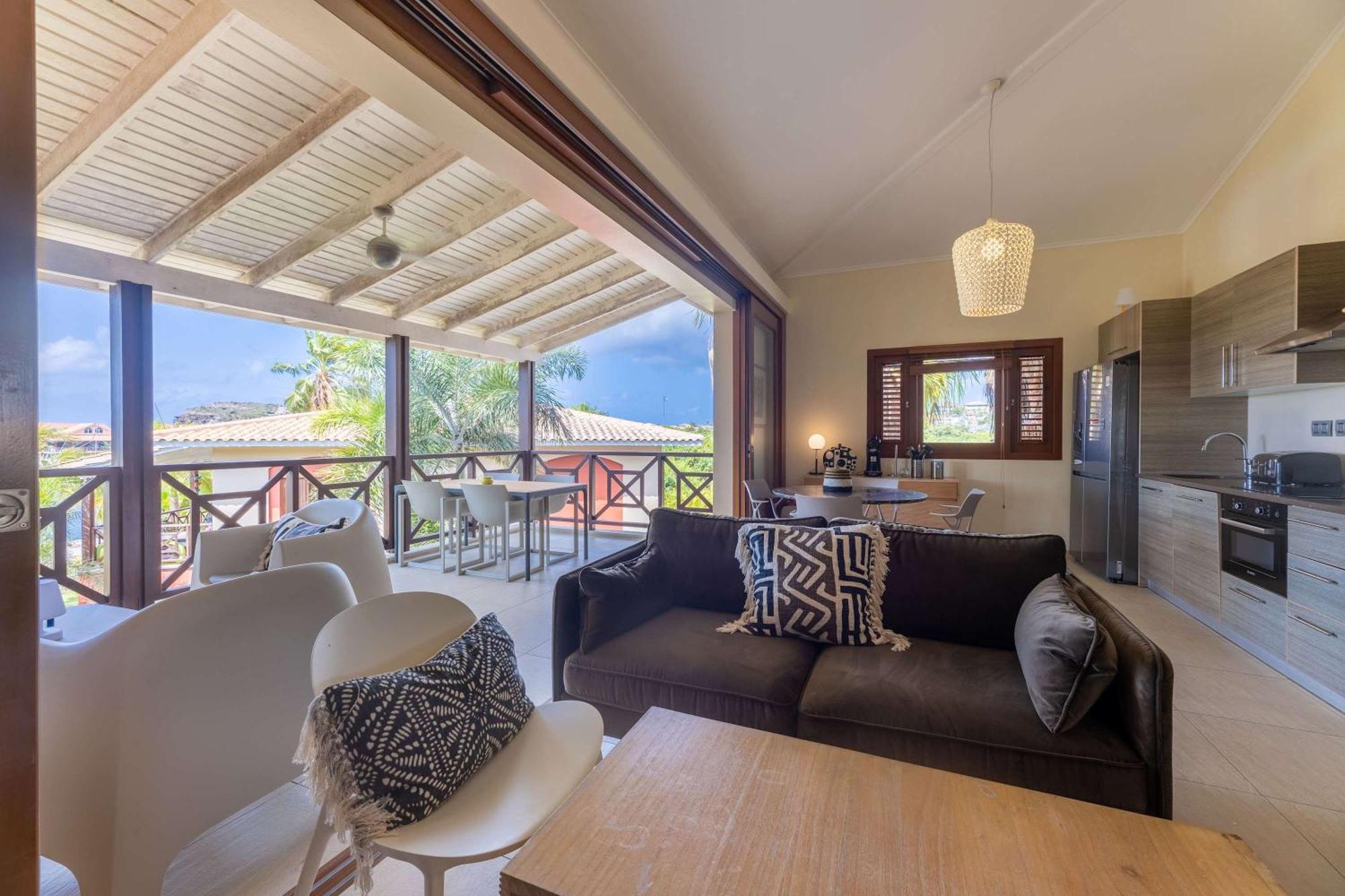 Tropical Escape With Pool And Ocean Views Apartment Willemstad