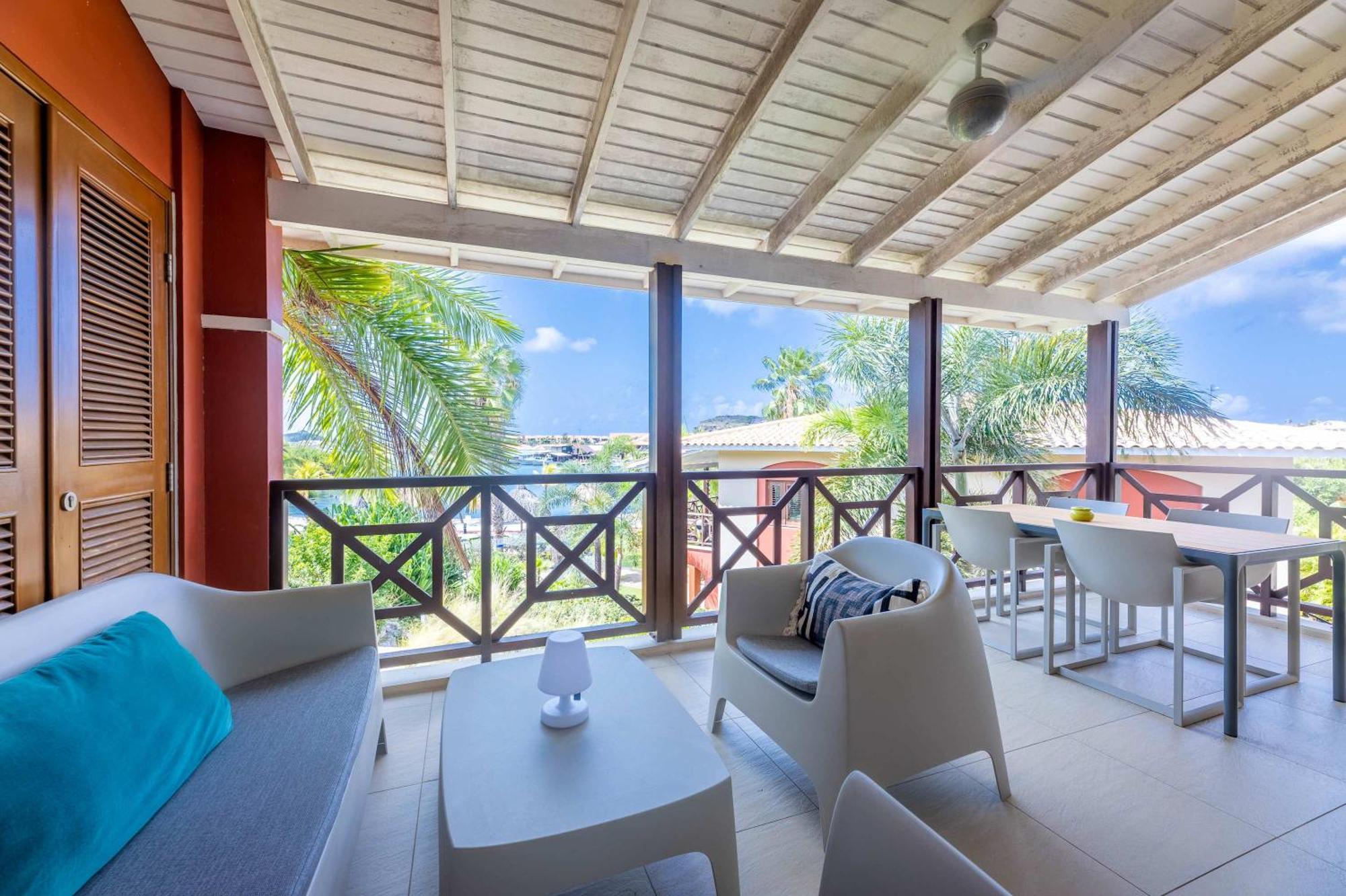 Tropical Escape With Pool And Ocean Views Apartment Willemstad