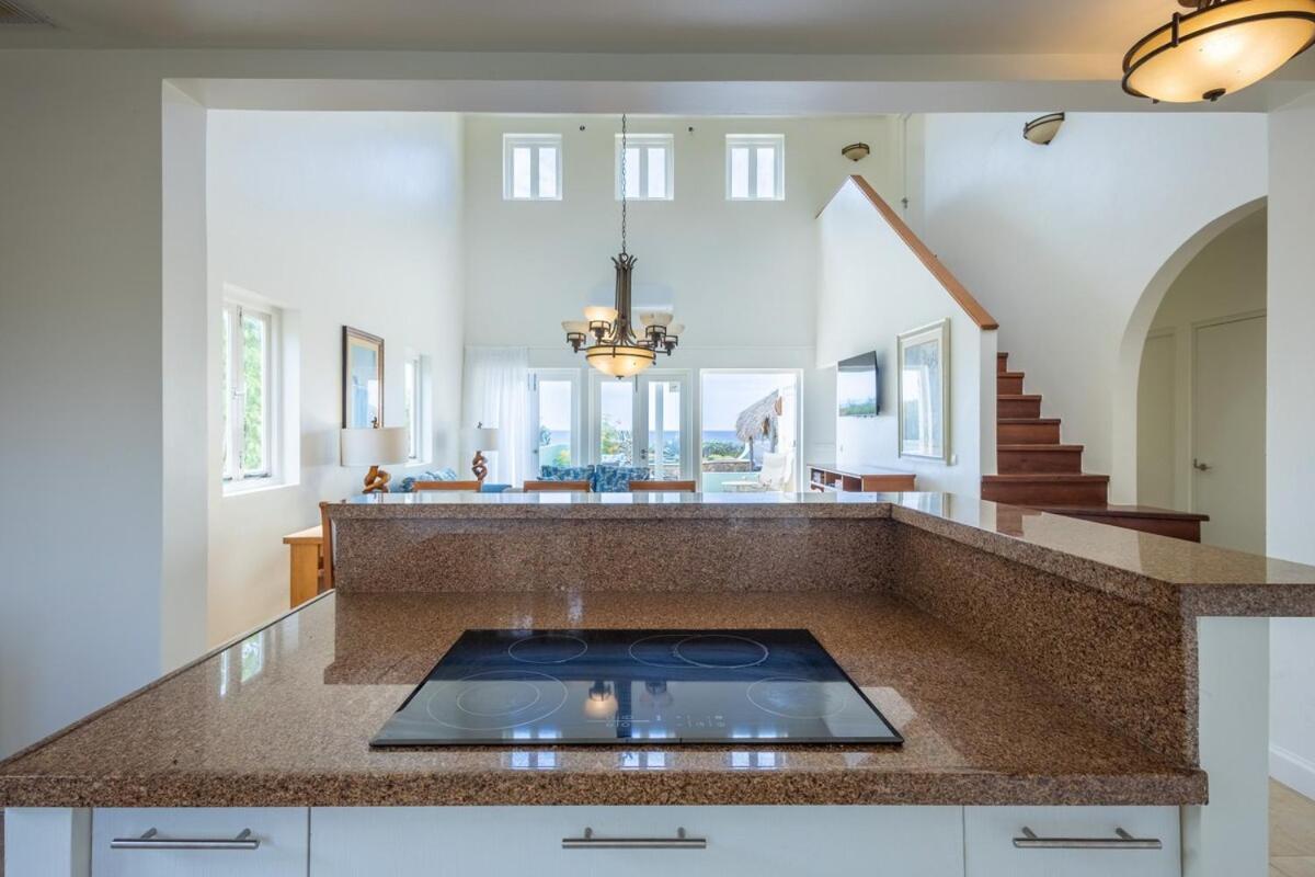 Villa Brisa - An Oceanfront Gem! Westpunt