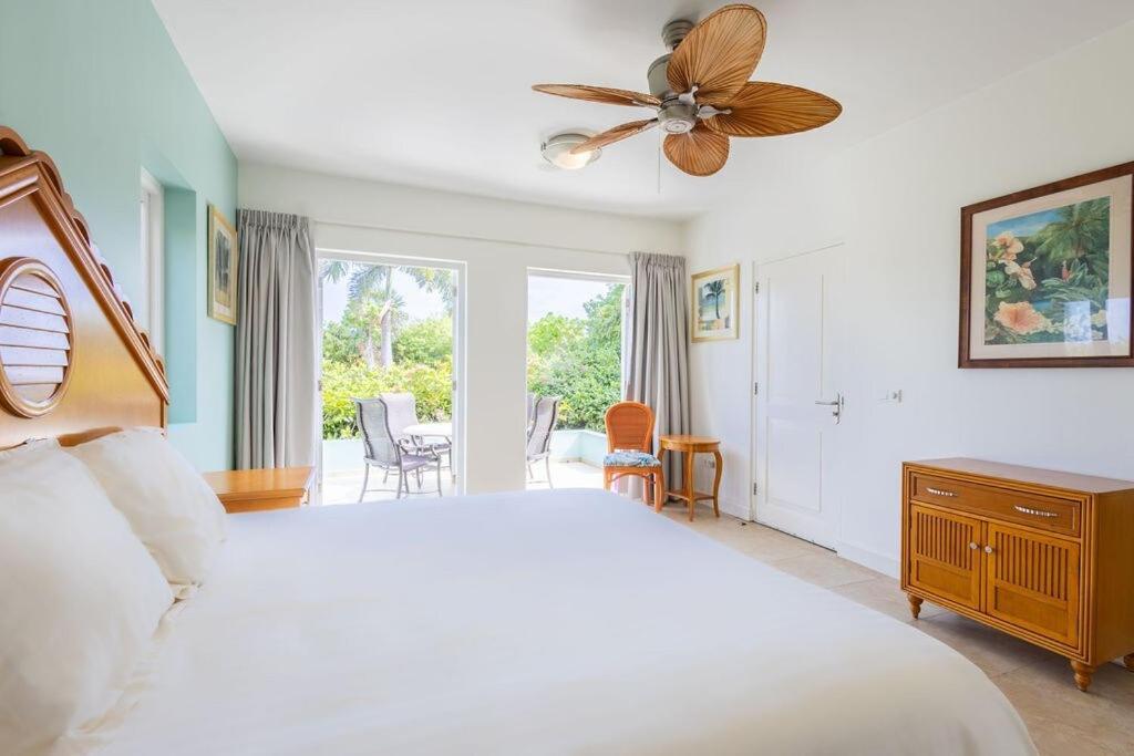 Brisa - An Oceanfront Gem! * Westpunt