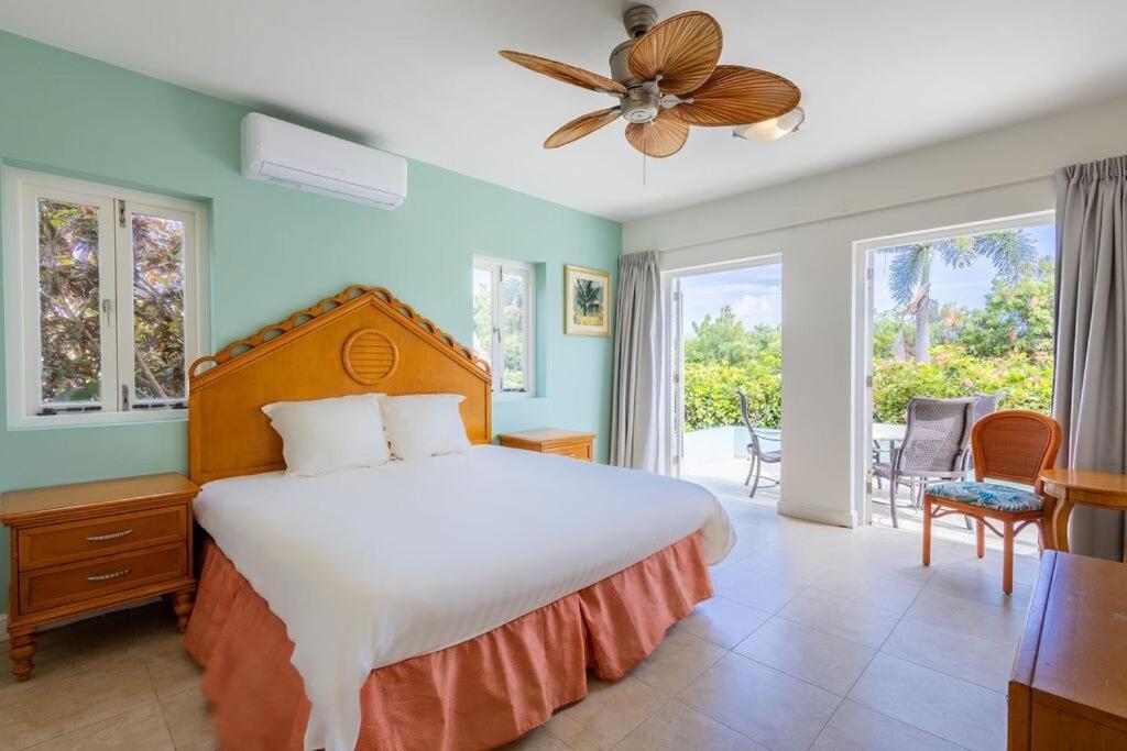 Brisa - An Oceanfront Gem!