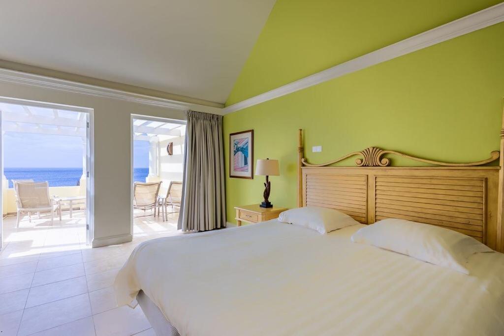 Brisa - An Oceanfront Gem! Villa Westpunt