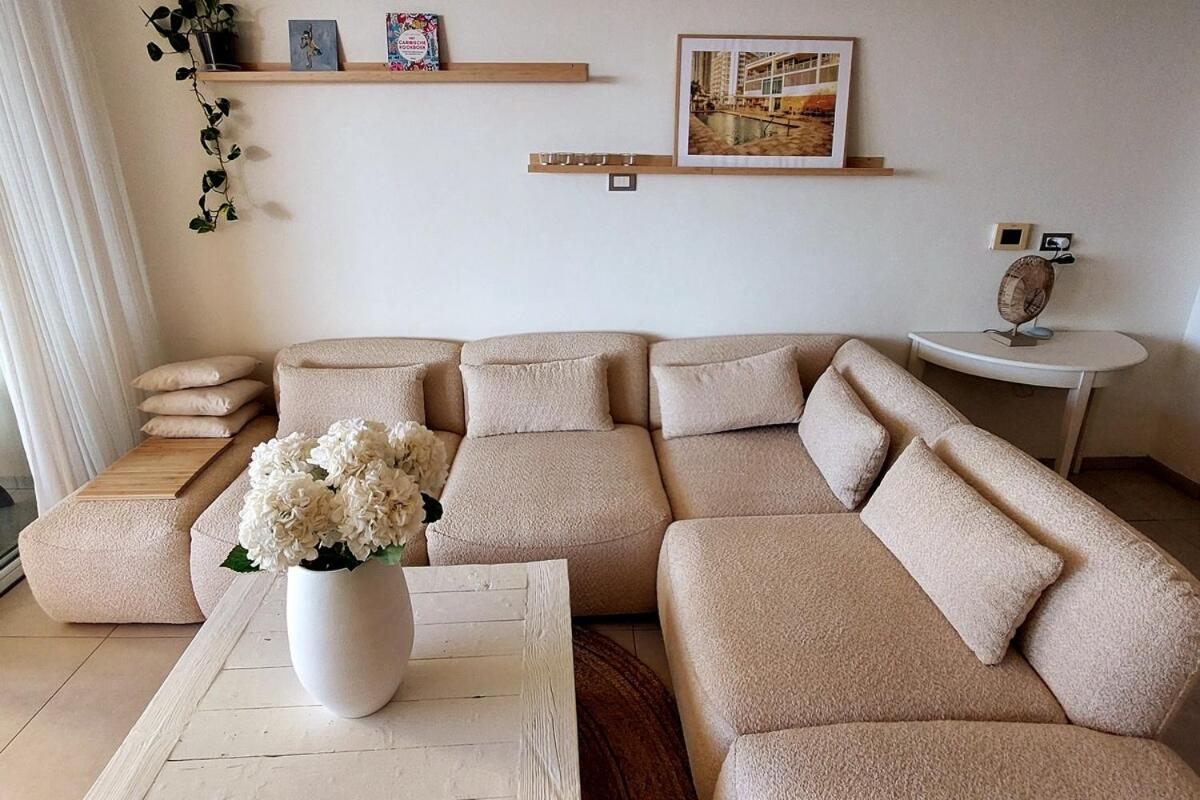 Beach House The Strand Apartment *