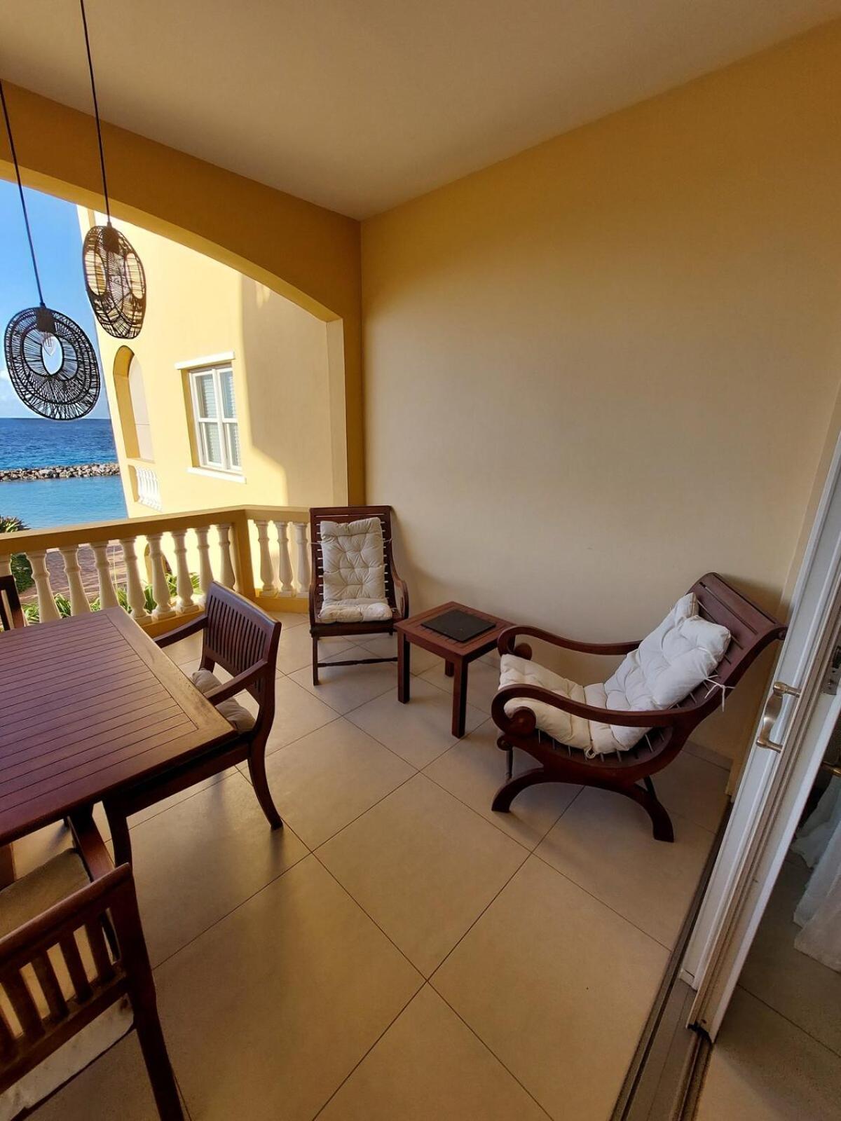 Beach House The Strand Willemstad