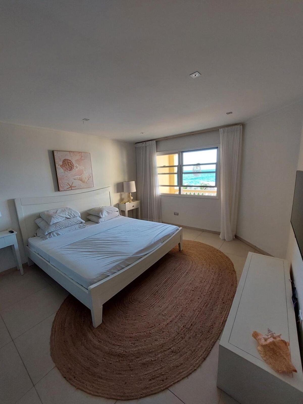 Beach House The Strand *
