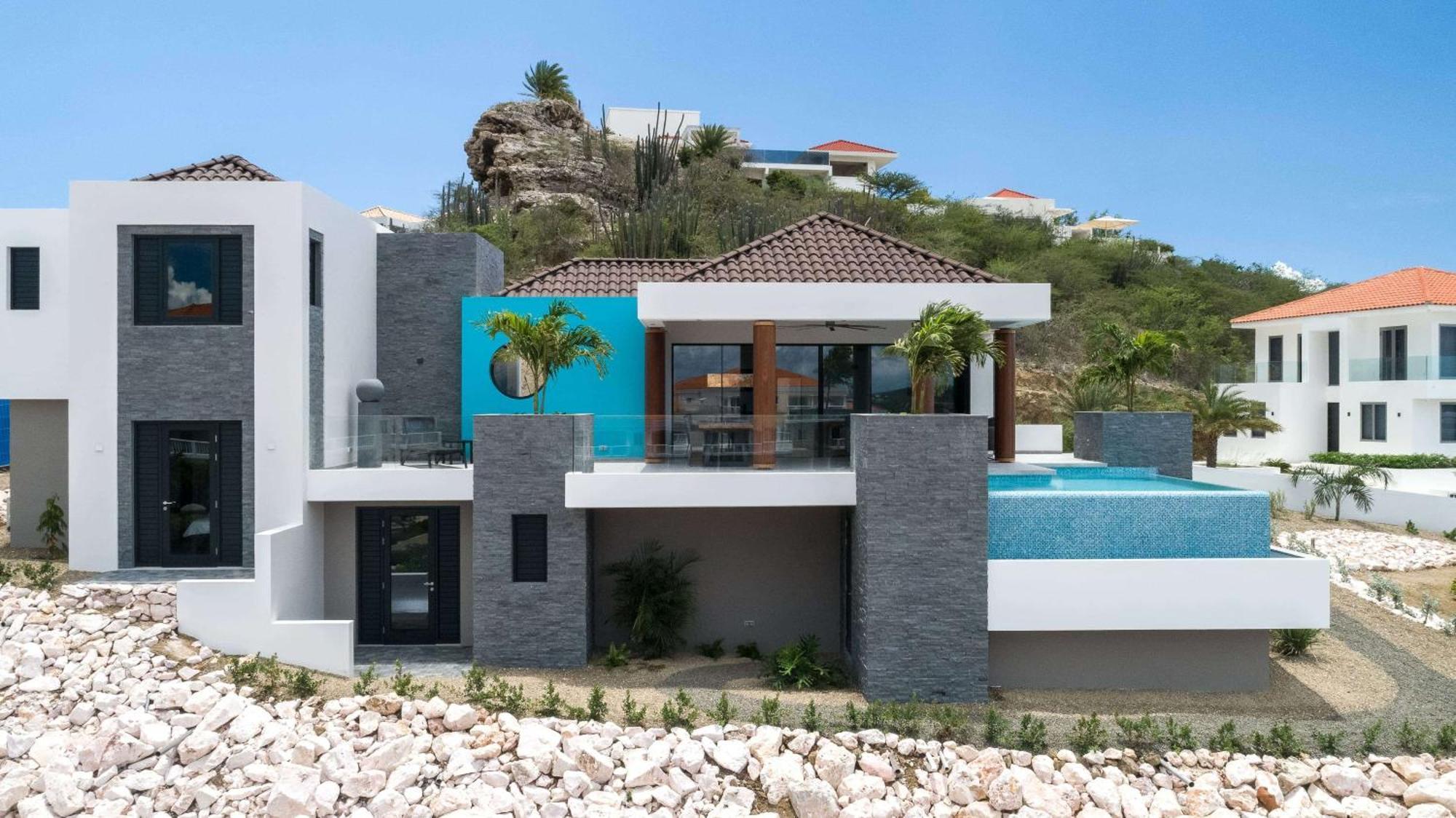 Blue Bay Curacao Golf & 4*