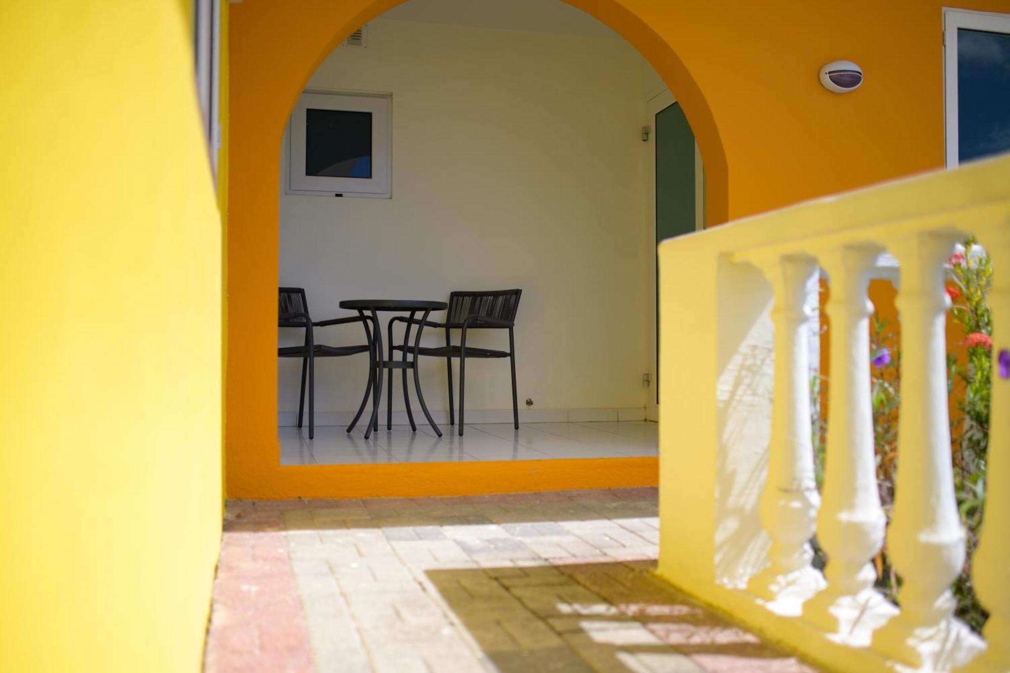 Merakii Seaview Escape Curacao *