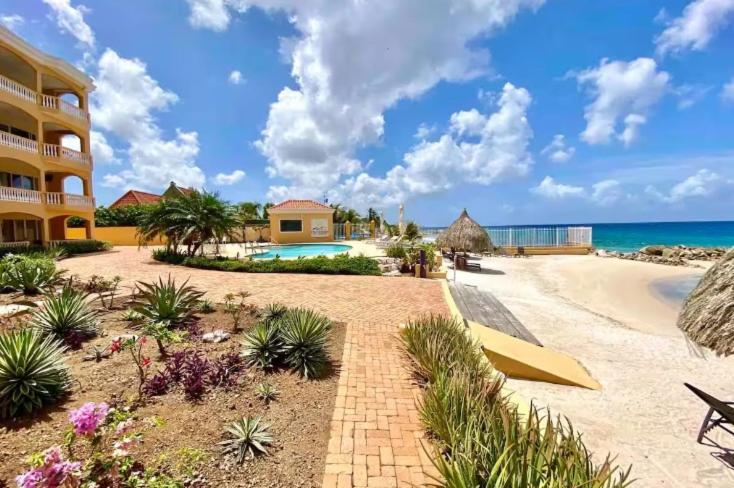 Beach House The Strand