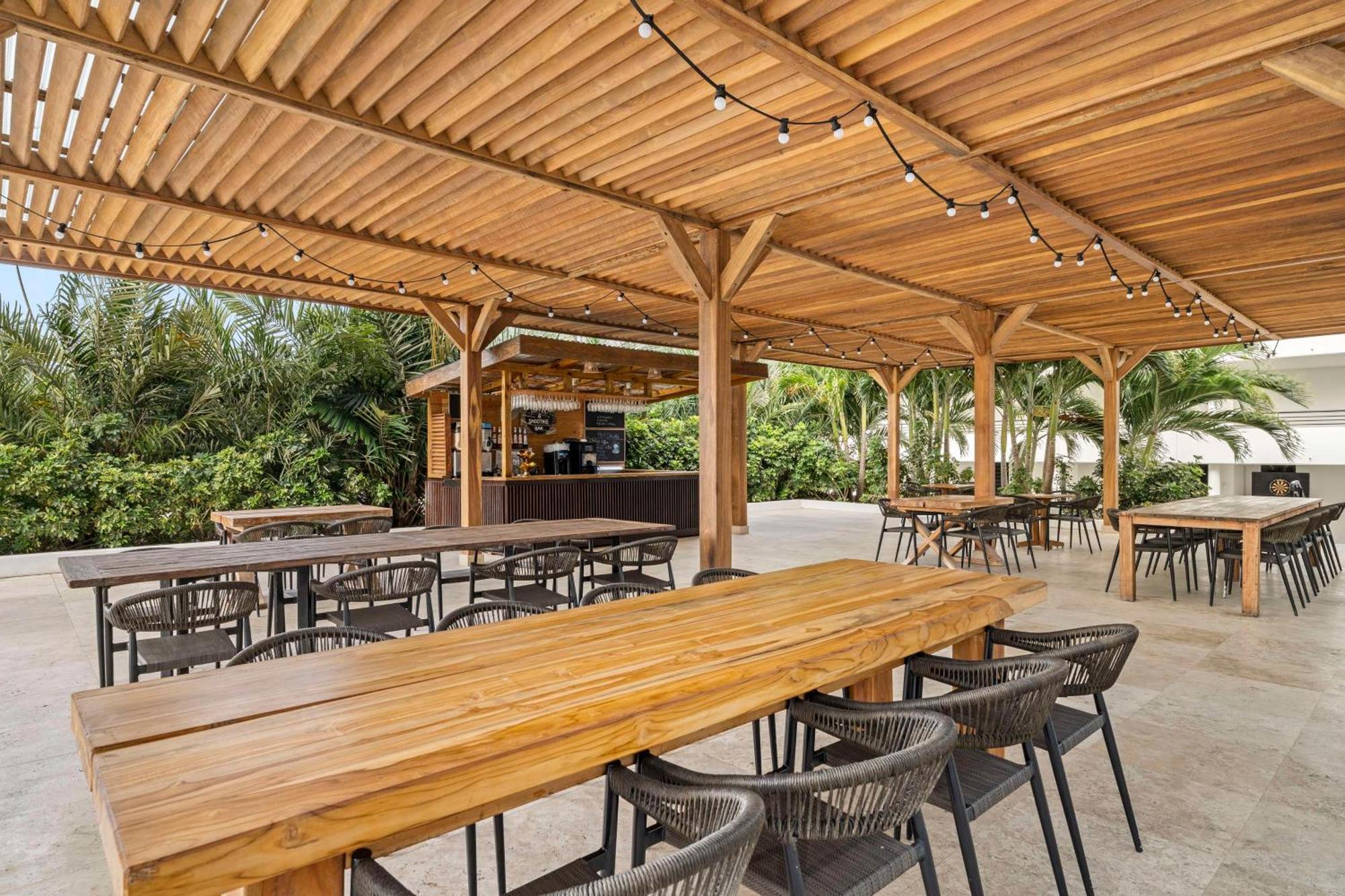 Resort Mangrove Corendon Curacao Resort, Curio By Hilton