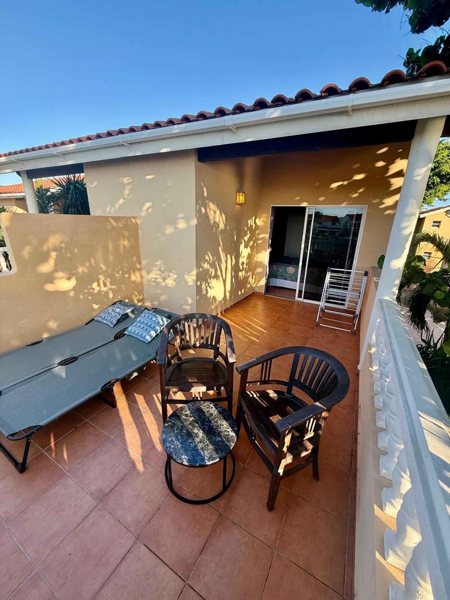 8 & 9- Blou - Curacao Apartment