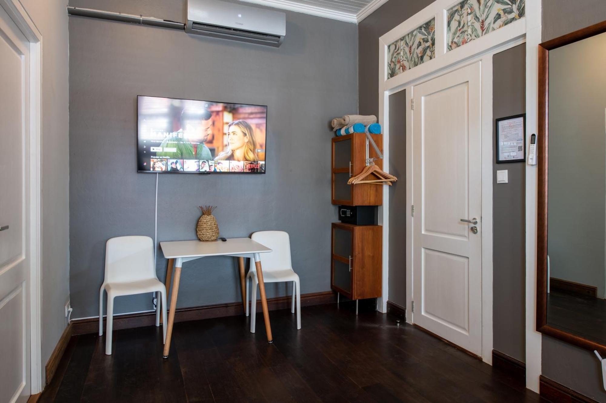 Hotel Amalie & Curiel 4*
