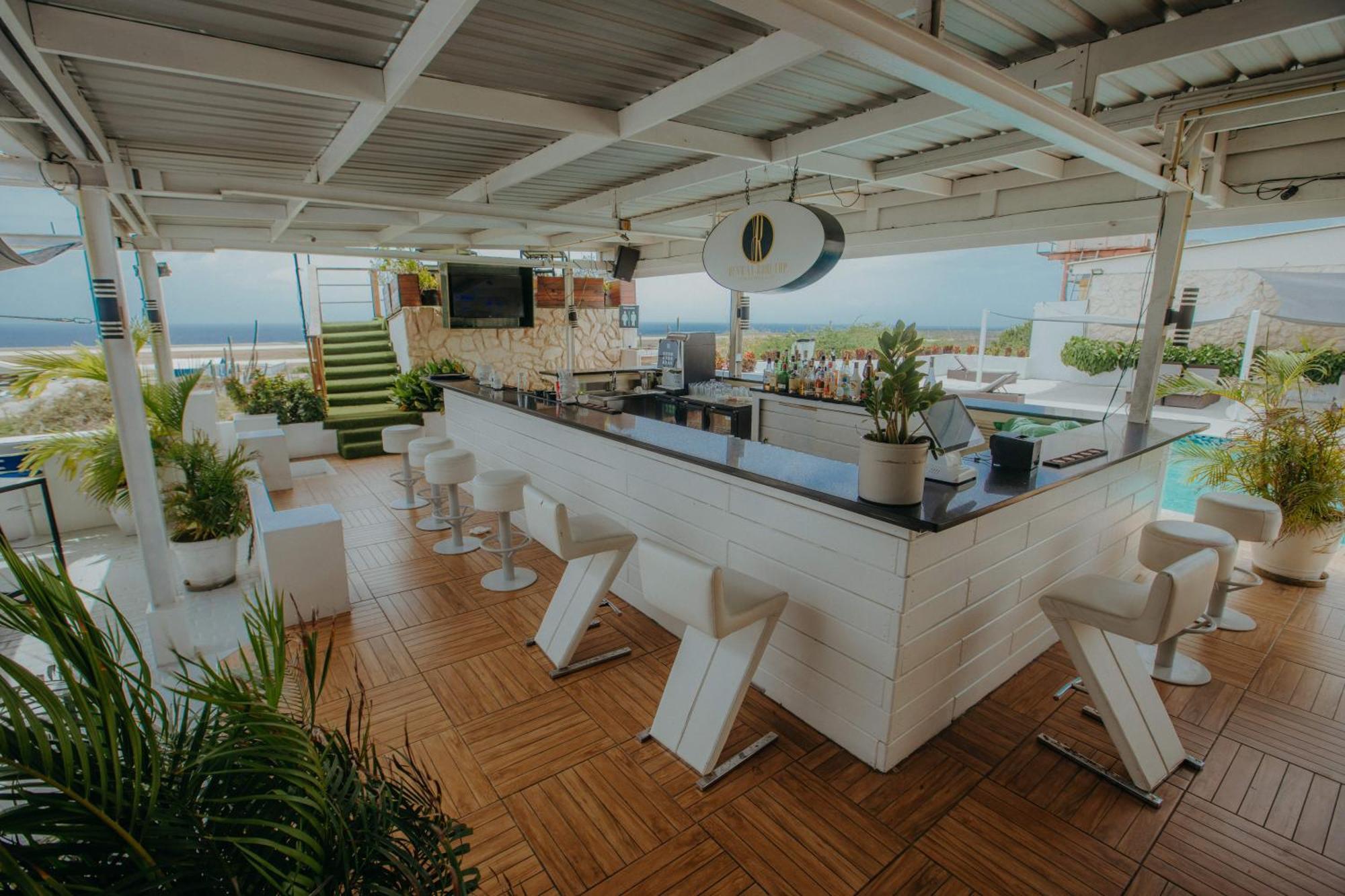 Hotel Curacao Airport 3*