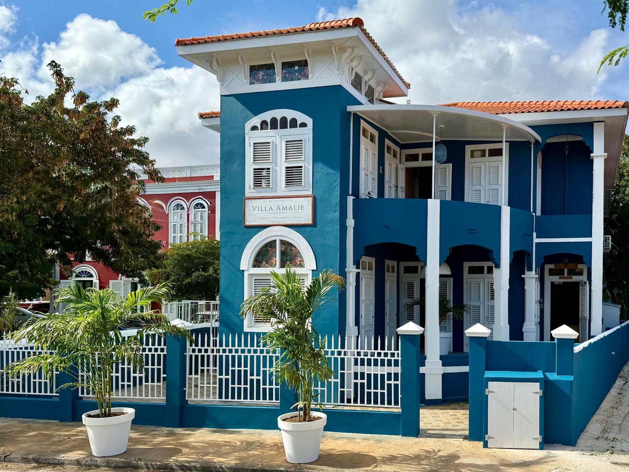 Amalie & Curiel Hotel 4*