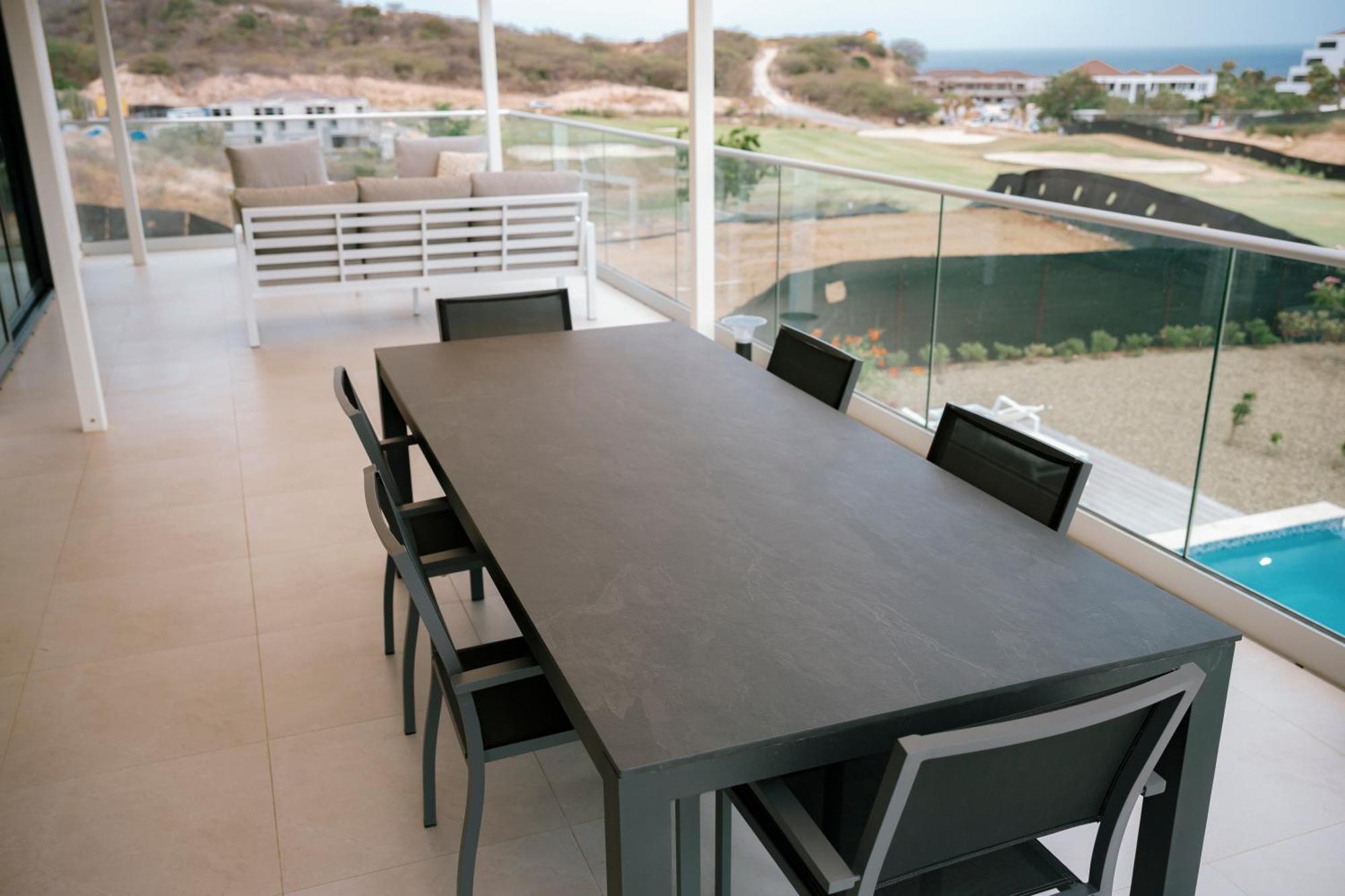 Blue Bay Curacao Golf & 4*